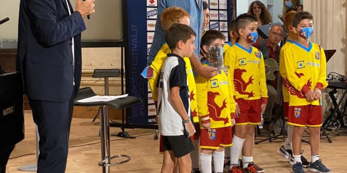 portieri della Young premiano Tacconi